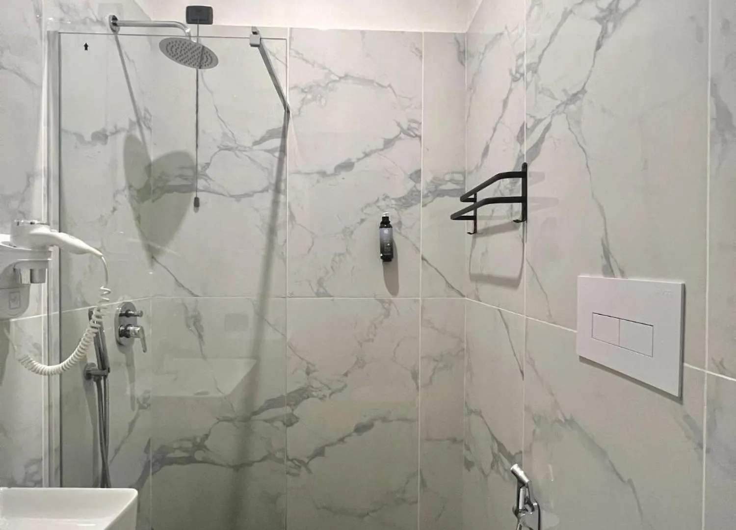 Hotel Sara Milano 2*,