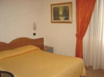 **  Hotel Sara Milan Italy